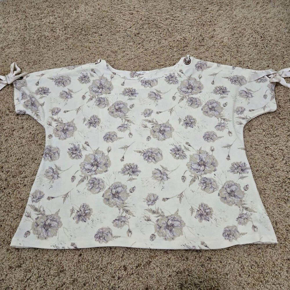 Womens Blouse Maurices Size 2 Ivory with Multicolor Flowers Excellent Condition